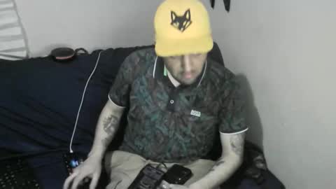 lauradecuada2 online show from April 10, 2026, 7:35 am