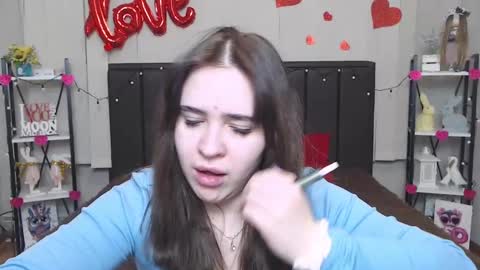 LauraHlot online show from February 13, 2025, 1:29 am