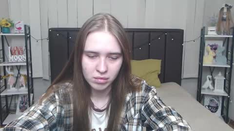 LauraHlot online show from September 22, 2025, 5:48 pm