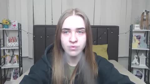 LauraHlot online show from October 12, 2025, 5:50 am