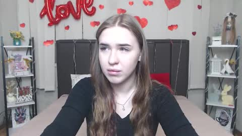 LauraHlot online show from March 17, 2026, 6:06 am
