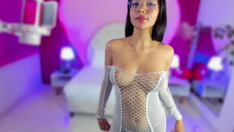 Snapshot of lauramartin1 chatting on January 12, 2025, 1:21 am Laura MartinGMT-5 2200-0600 online show from January 12, 2025, 1:21 am