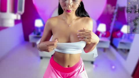 Snapshot of lauramartin1 chatting on January 22, 2025, 3:31 am Laura MartinGMT-5 2200-0600 online show from January 22, 2025, 3:31 am