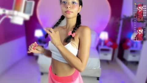 Snapshot of lauramartin1 chatting on February 12, 2025, 12:27 am Laura MartinGMT-5 2200-0600 online show from February 12, 2025, 12:27 am