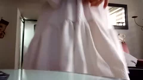 Snapshot of lauramcdowell_ chatting on December 10, 2024, 9:33 pm Laura online show from December 10, 2024, 9:33 pm