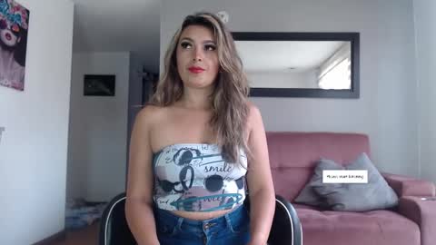 Snapshot of lauramcdowell_ chatting on February 10, 2025, 6:45 pm Laura online show from February 10, 2025, 6:45 pm