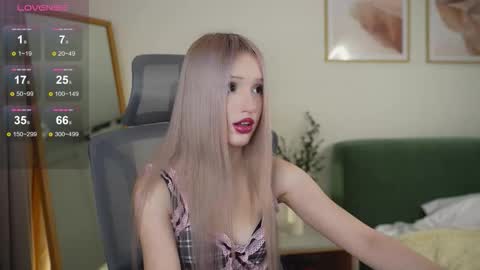 Laura online show from October 9, 2025, 4:38 pm