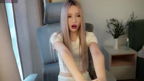 Laura online show from October 24, 2025, 9:17 am