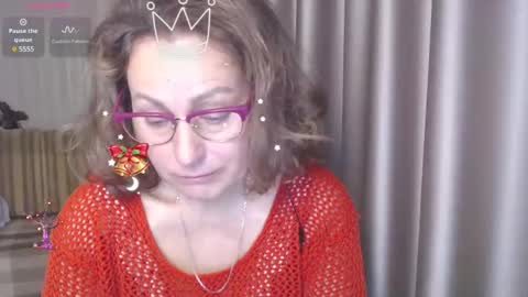 Lauraoven1 online show from December 4, 2024, 7:50 am