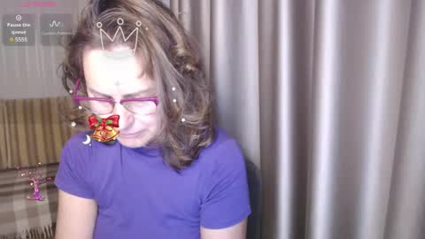 Lauraoven1 online show from December 10, 2024, 1:11 pm