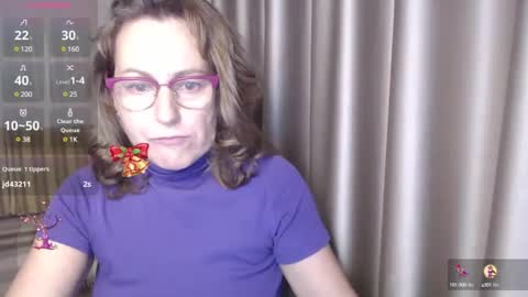 Lauraoven1 online show from December 11, 2024, 3:58 pm