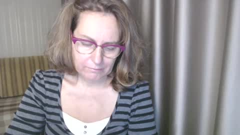 Lauraoven1 online show from December 12, 2024, 1:06 pm