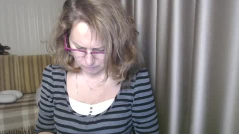 Lauraoven1 online show from December 17, 2024, 1:38 pm