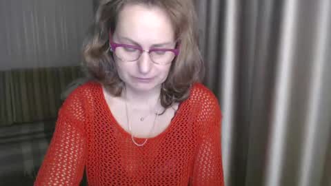 Lauraoven1 online show from January 8, 2025, 7:13 pm
