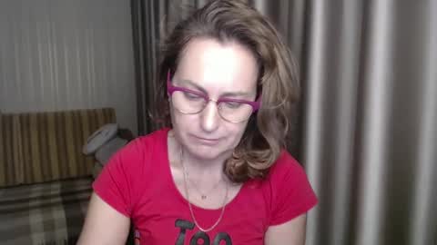 Lauraoven1 online show from January 12, 2025, 3:03 pm