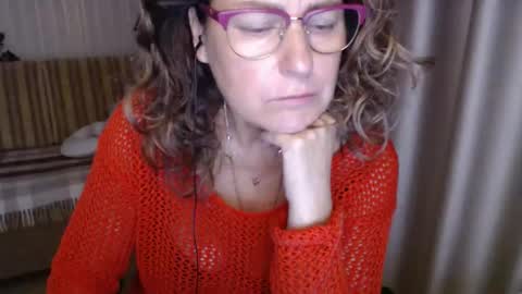 Lauraoven1 online show from October 4, 2025, 8:01 am