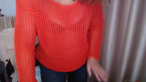 Lauraoven1 online show from October 7, 2025, 10:23 am