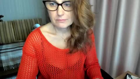 Lauraoven1 online show from February 28, 2026, 1:56 pm