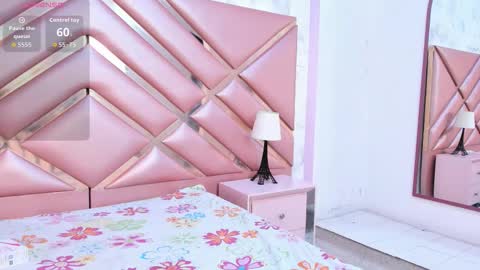 lauraroot online show from February 6, 2026, 11:46 am