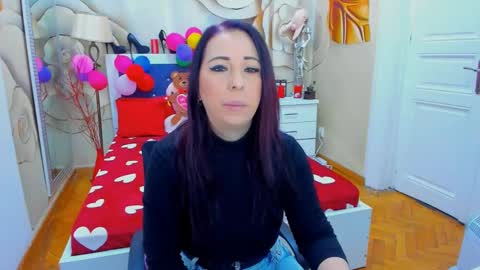 Laura online show from February 11, 2025, 4:22 am