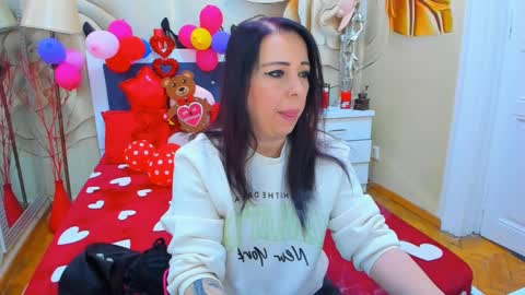 Laura online show from February 15, 2025, 4:14 am
