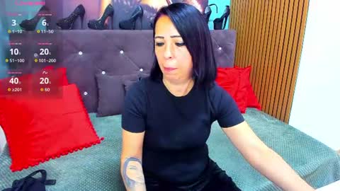 Snapshot of laurasinfull chatting on July 16, 2026, 3:23 am Laura online show from July 16, 2026, 3:23 am