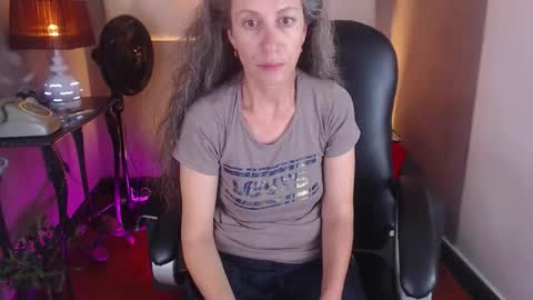 Snapshot of laurasofia45 chatting on February 1, 2026, 10:36 am Laura Sofia online show from February 1, 2026, 10:36 am