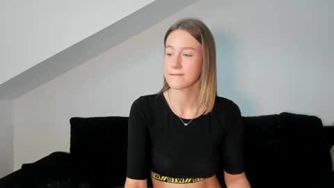Snapshot of laurasommer chatting on July 22, 2026, 10:18 am Laura Lara Sommer online show from July 22, 2026, 10:18 am