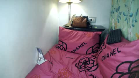 Snapshot of laureen_gavh chatting on March 2, 2025, 3:02 am Belle online show from March 2, 2025, 3:02 am