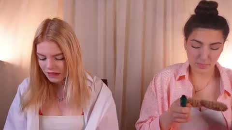 Snapshot of laureengrzybowski chatting on July 9, 2026, 7:45 am Hello we are Eva and Lan 3 online show from July 9, 2026, 7:45 am