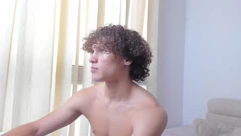 Laureent online show from December 23, 2024, 5:32 pm