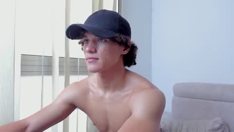 Laureent online show from December 26, 2024, 6:54 pm