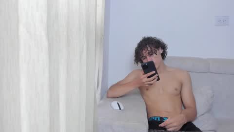 Laureent online show from January 1, 2025, 5:22 pm