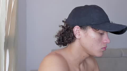 Laureent online show from January 29, 2025, 6:28 pm