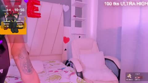 Snapshot of laurem_paulette chatting on March 6, 2025, 3:13 pm Laurem online show from March 6, 2025, 3:13 pm