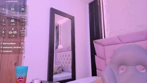Snapshot of laurem_paulette chatting on September 17, 2025, 8:10 pm Laurem online show from September 17, 2025, 8:10 pm