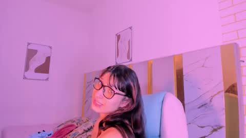 Laurem online show from November 1, 2025, 1:13 pm