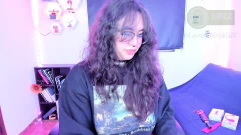  Im Lauren  independent model   online show from December 29, 2024, 8:22 am