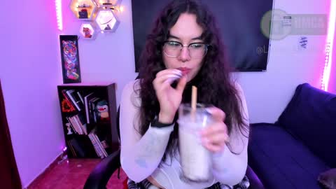  Im Lauren  independent model   online show from January 28, 2025, 5:00 am