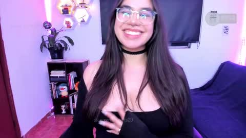  Im Lauren  independent model   online show from February 13, 2025, 5:26 am