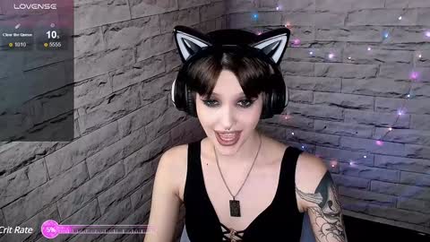 Snapshot of lauren_raquel chatting on January 8, 2025, 8:18 pm Eva online show from January 8, 2025, 8:18 pm