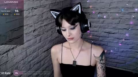 Snapshot of lauren_raquel chatting on January 25, 2025, 3:41 pm Eva online show from January 25, 2025, 3:41 pm