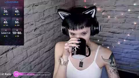 Snapshot of lauren_raquel chatting on September 19, 2025, 5:02 pm Eva online show from September 19, 2025, 5:02 pm