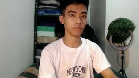 Snapshot of laurence_cuttieguyhere chatting on July 6, 2026, 8:44 am laurence_cuttieguyhere online show from July 6, 2026, 8:44 am