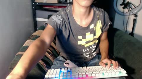 Snapshot of laurence_cuttieguyhere chatting on July 7, 2026, 4:37 am laurence_cuttieguyhere online show from July 7, 2026, 4:37 am