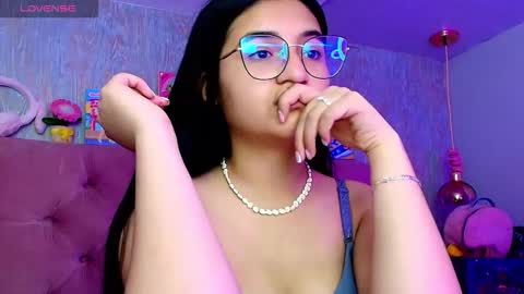 Snapshot of laurenelovex chatting on January 11, 2026, 5:12 am Laurene online show from January 11, 2026, 5:12 am