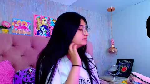 Snapshot of laurenelovex chatting on January 15, 2026, 4:50 am Laurene online show from January 15, 2026, 4:50 am