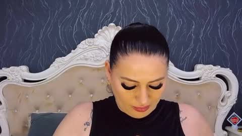 Snapshot of laurenjenssen chatting on April 23, 2026, 2:08 pm Laura online show from April 23, 2026, 2:08 pm