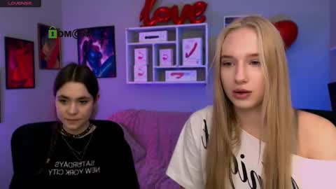 Snapshot of laurenmurrr chatting on February 15, 2026, 10:14 am Laure online show from February 15, 2026, 10:14 am