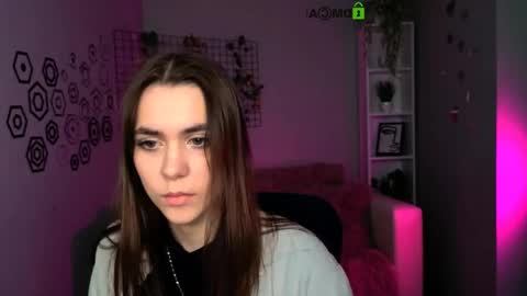 Laure online show from April 19, 2026, 9:30 am